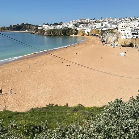 Oura Retreat אלבופיירה