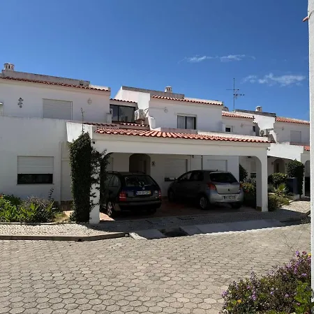 Oura Retreat דירה אלבופיירה